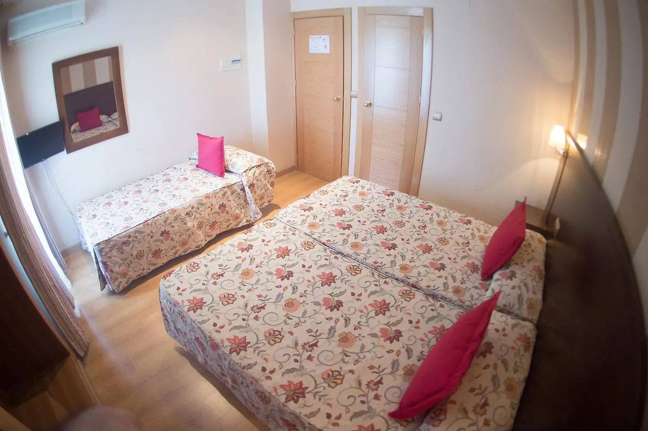 Hotel Fernando IV Martos 2*,
